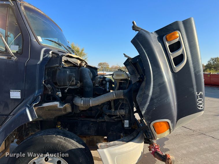 image for item NI9109 1998 Ford  water truck