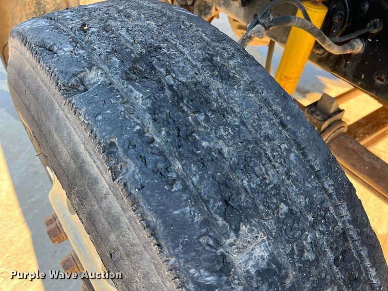 image for item NI9109 1998 Ford  water truck