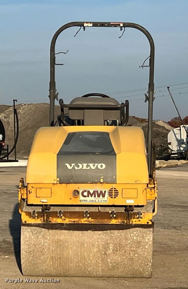 image for item NI9127 2012 Volvo DD31HF  double drum roller