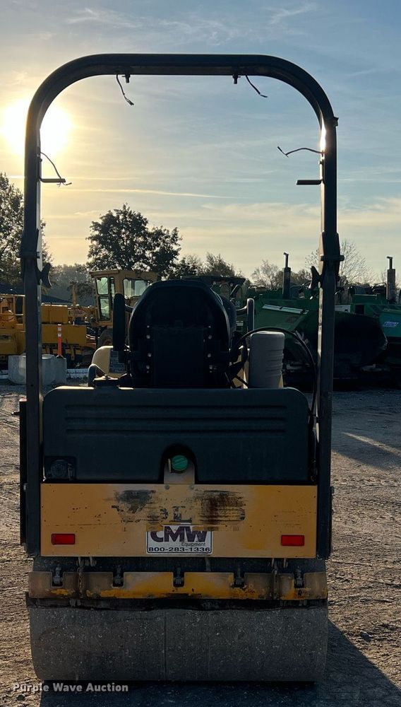 image for item NI9127 2012 Volvo DD31HF  double drum roller