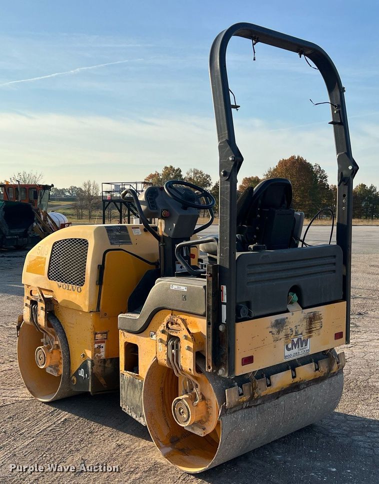 image for item NI9127 2012 Volvo DD31HF  double drum roller