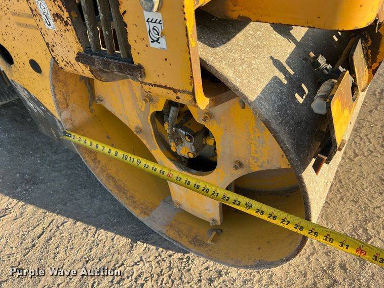 image for item NI9127 2012 Volvo DD31HF  double drum roller