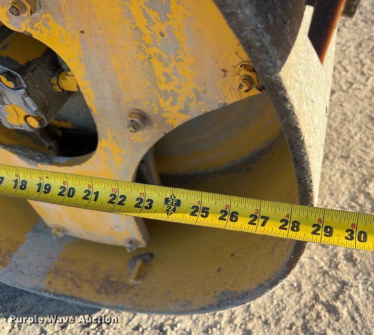 image for item NI9127 2012 Volvo DD31HF  double drum roller