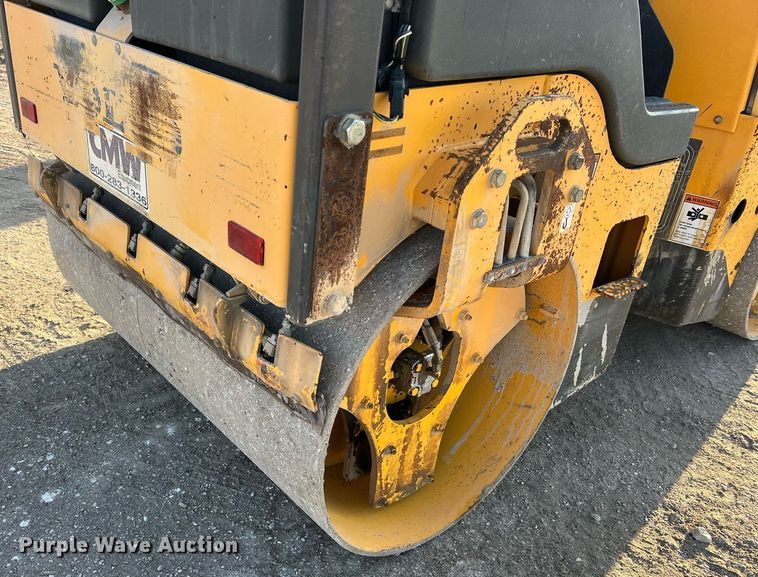 image for item NI9127 2012 Volvo DD31HF  double drum roller