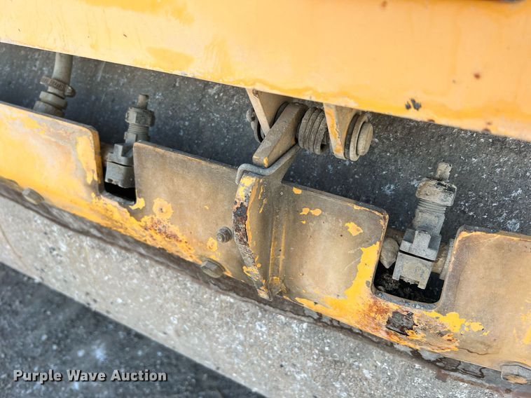 image for item NI9127 2012 Volvo DD31HF  double drum roller