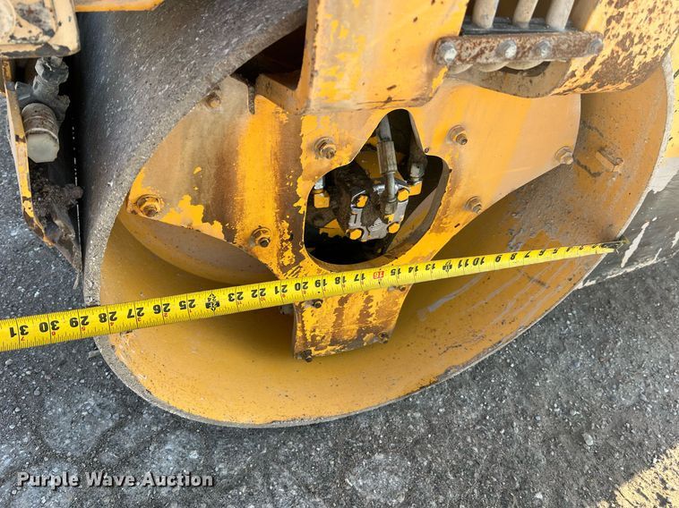 image for item NI9127 2012 Volvo DD31HF  double drum roller