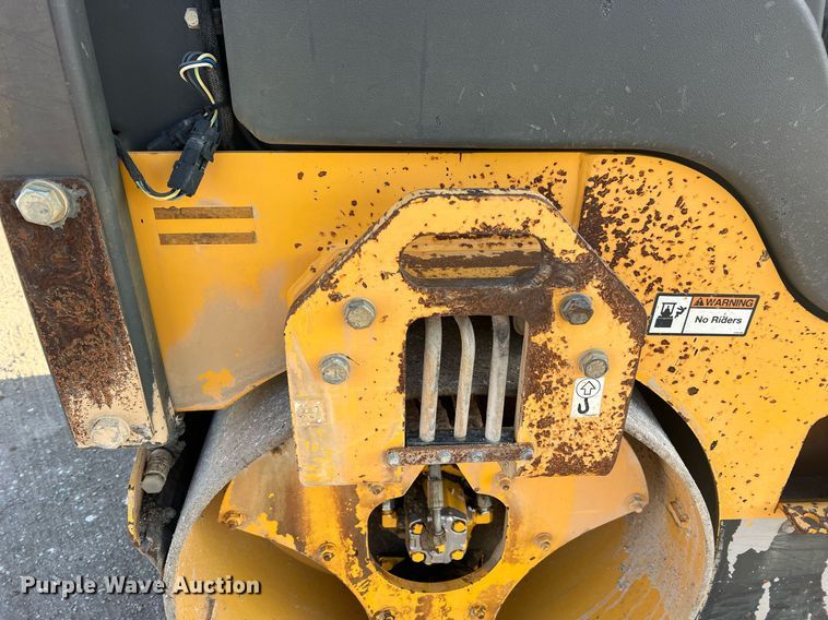 image for item NI9127 2012 Volvo DD31HF  double drum roller