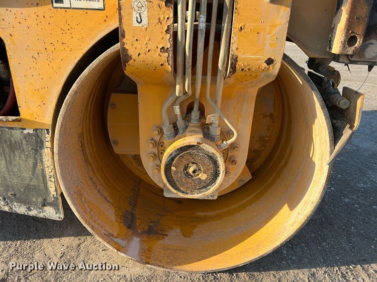 image for item NI9127 2012 Volvo DD31HF  double drum roller