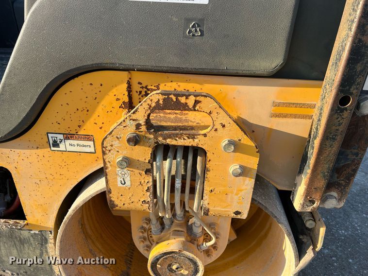 image for item NI9127 2012 Volvo DD31HF  double drum roller