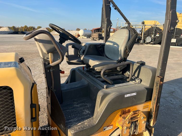 image for item NI9127 2012 Volvo DD31HF  double drum roller