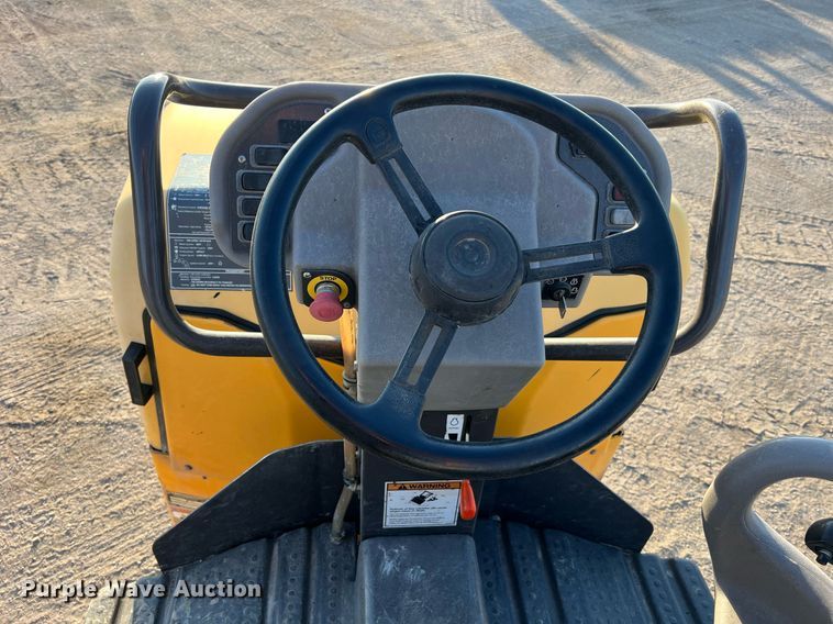 image for item NI9127 2012 Volvo DD31HF  double drum roller