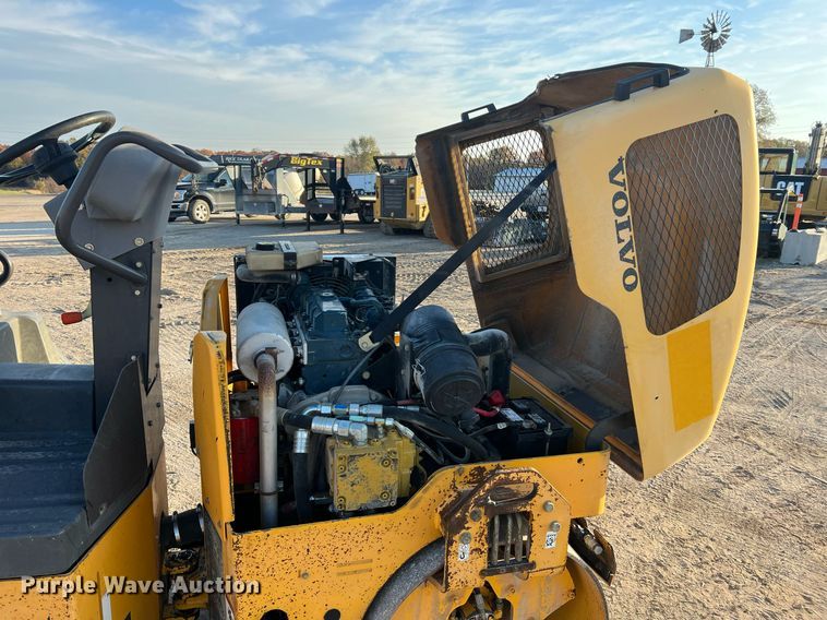 image for item NI9127 2012 Volvo DD31HF  double drum roller