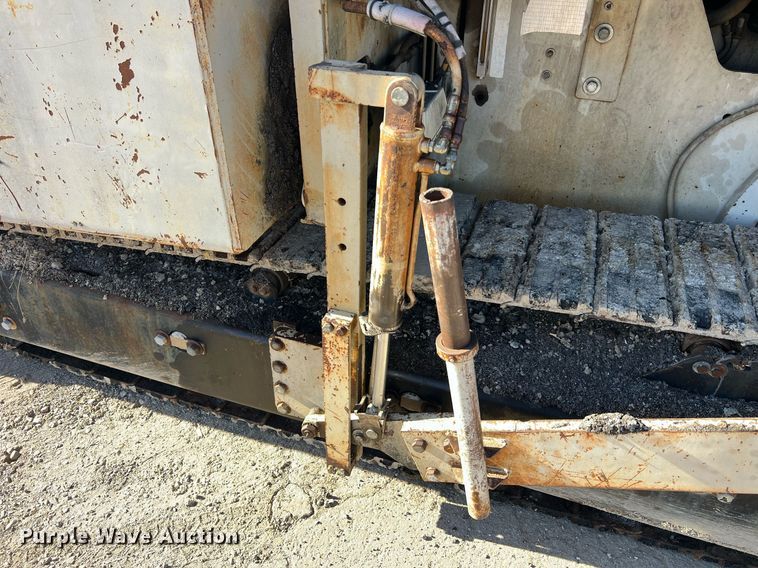 image for item NI9131 1998 Cedarapids CR461 Grayhound  paver