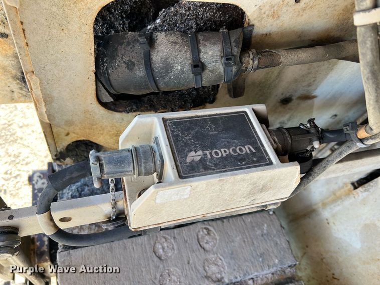 image for item NI9131 1998 Cedarapids CR461 Grayhound  paver