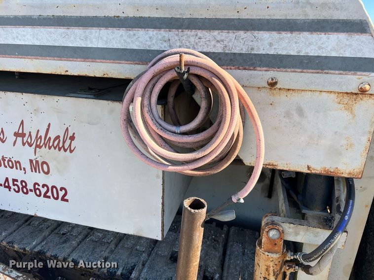 image for item NI9131 1998 Cedarapids CR461 Grayhound  paver