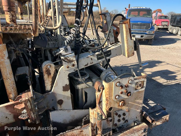 image for item NI9131 1998 Cedarapids CR461 Grayhound  paver