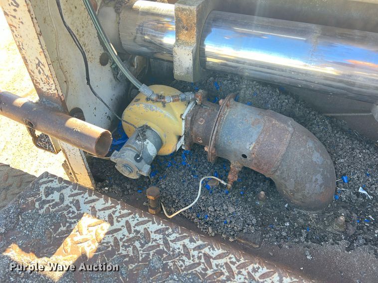 image for item NI9131 1998 Cedarapids CR461 Grayhound  paver