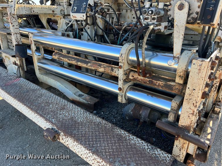 image for item NI9131 1998 Cedarapids CR461 Grayhound  paver