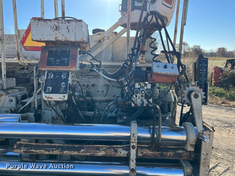 image for item NI9131 1998 Cedarapids CR461 Grayhound  paver