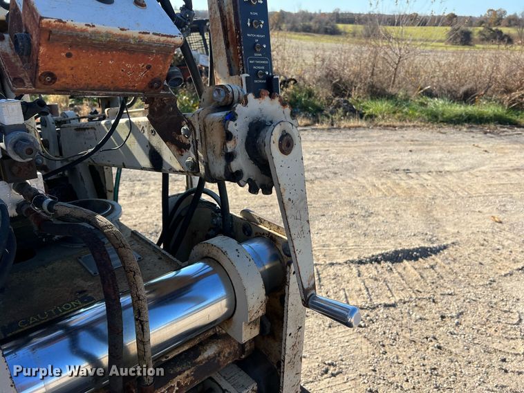 image for item NI9131 1998 Cedarapids CR461 Grayhound  paver