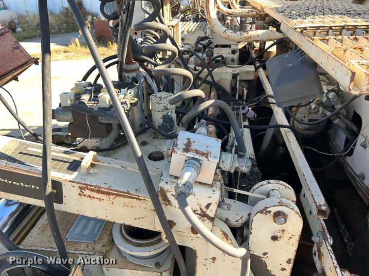 image for item NI9131 1998 Cedarapids CR461 Grayhound  paver