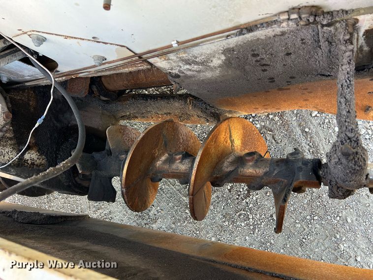 image for item NI9131 1998 Cedarapids CR461 Grayhound  paver