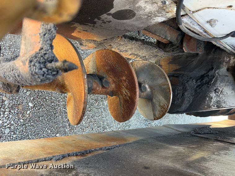 image for item NI9131 1998 Cedarapids CR461 Grayhound  paver