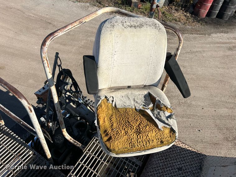 image for item NI9131 1998 Cedarapids CR461 Grayhound  paver