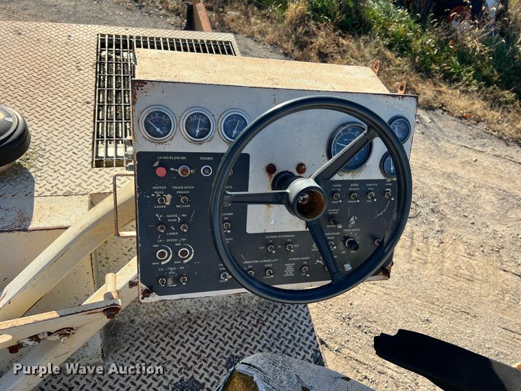 image for item NI9131 1998 Cedarapids CR461 Grayhound  paver