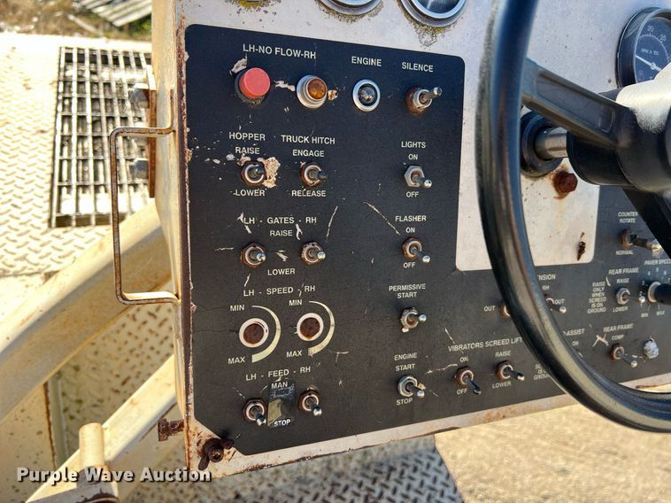 image for item NI9131 1998 Cedarapids CR461 Grayhound  paver