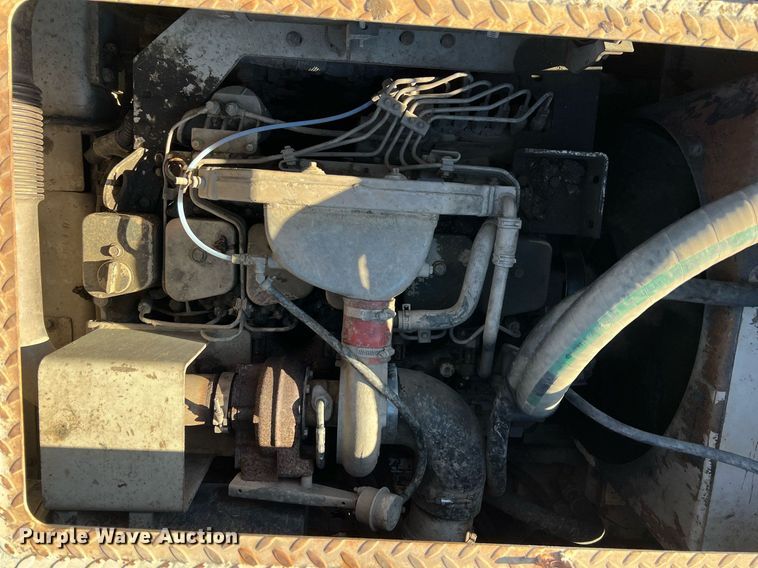 image for item NI9131 1998 Cedarapids CR461 Grayhound  paver