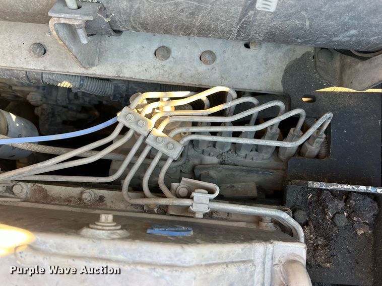 image for item NI9131 1998 Cedarapids CR461 Grayhound  paver