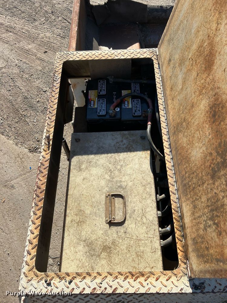 image for item NI9131 1998 Cedarapids CR461 Grayhound  paver