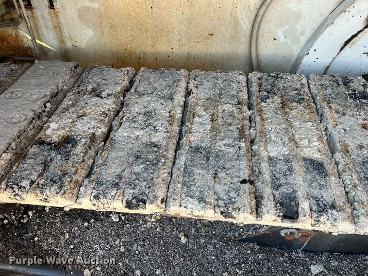 image for item NI9131 1998 Cedarapids CR461 Grayhound  paver