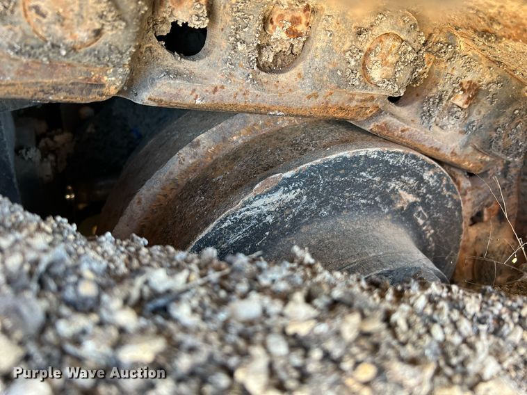 image for item NI9131 1998 Cedarapids CR461 Grayhound  paver