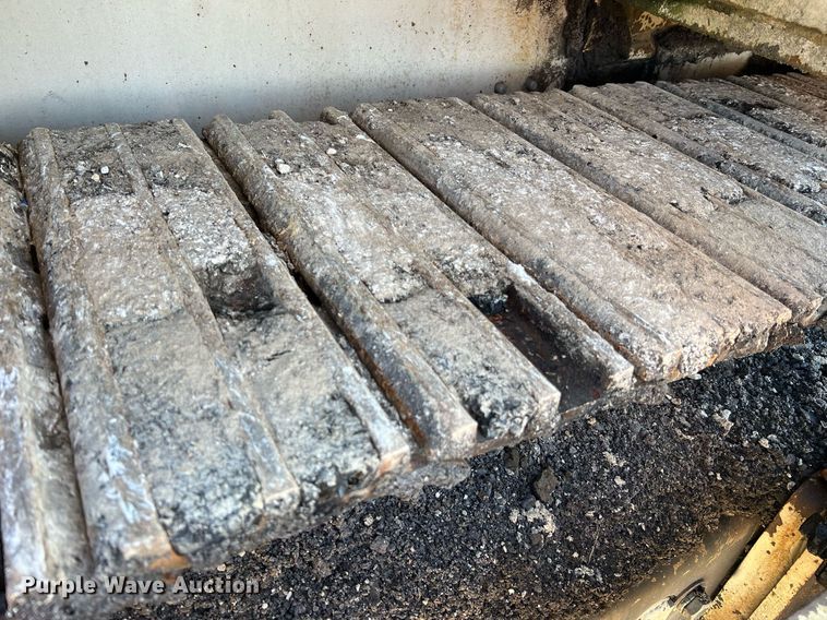 image for item NI9131 1998 Cedarapids CR461 Grayhound  paver