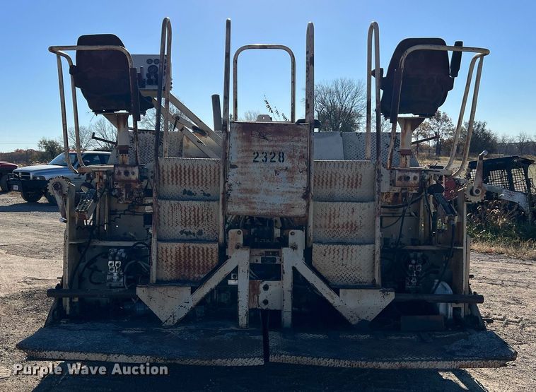 image for item NI9132 1994 Cedarapids CR-461  paver