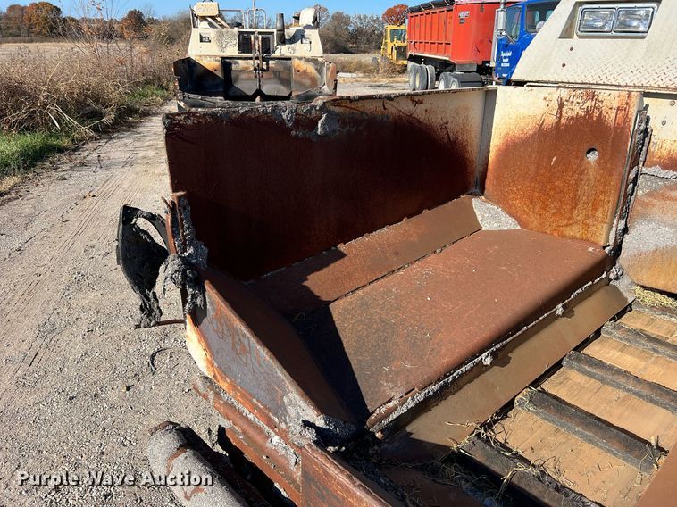 image for item NI9132 1994 Cedarapids CR-461  paver