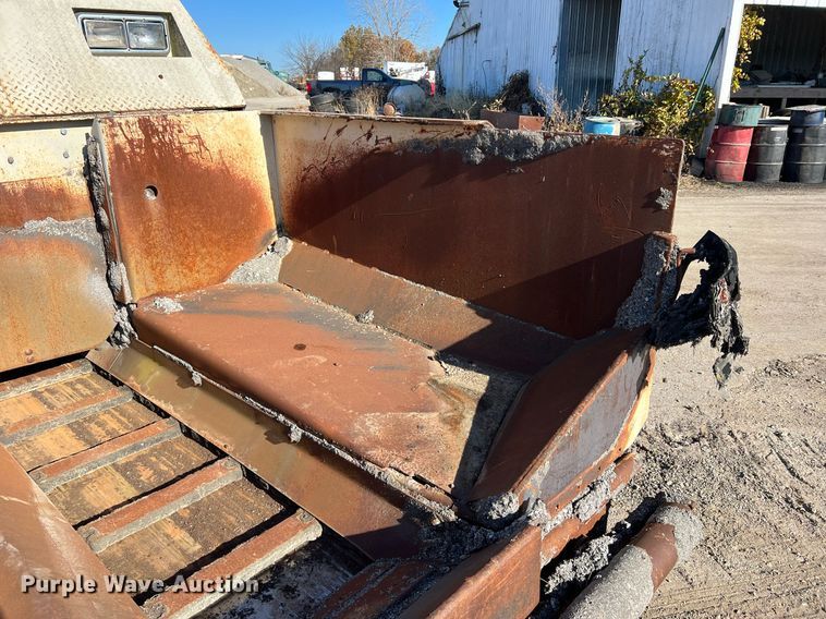 image for item NI9132 1994 Cedarapids CR-461  paver