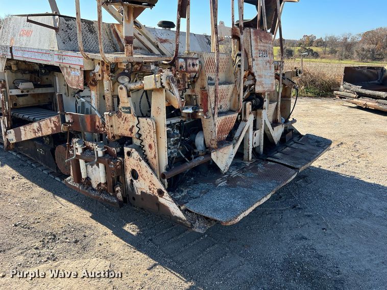 image for item NI9132 1994 Cedarapids CR-461  paver