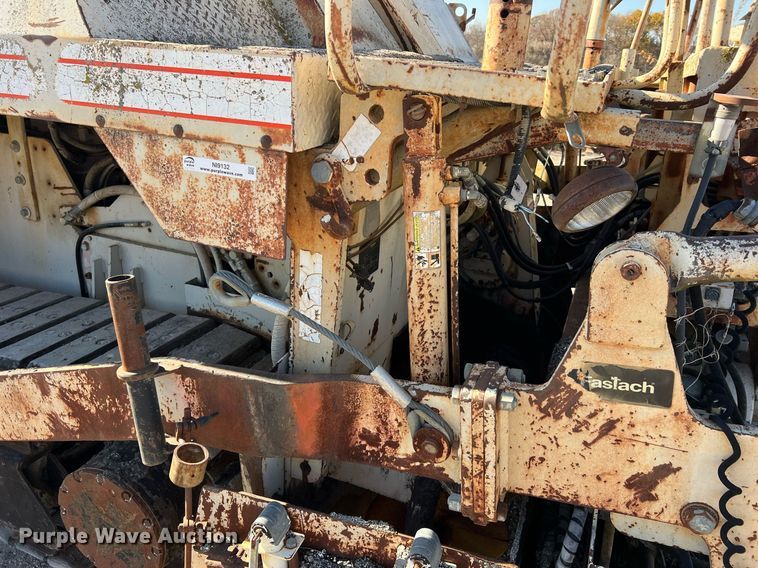 image for item NI9132 1994 Cedarapids CR-461  paver