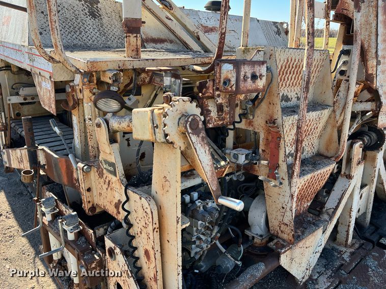 image for item NI9132 1994 Cedarapids CR-461  paver