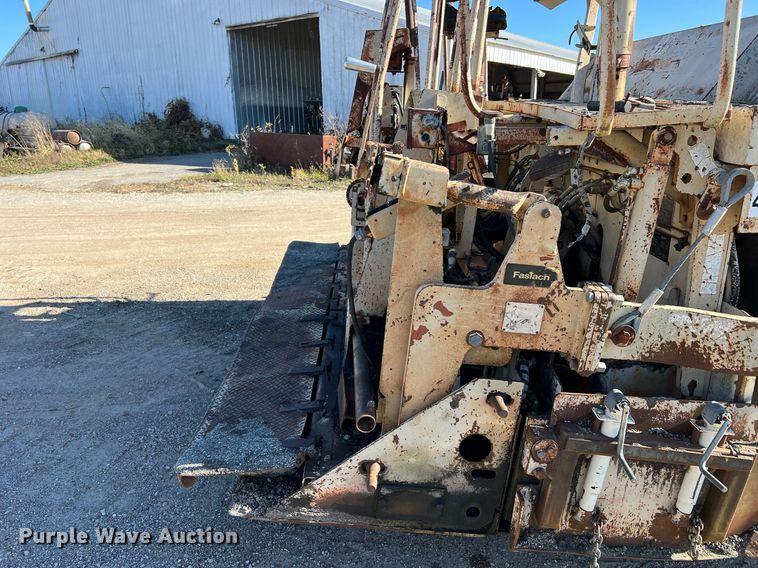 image for item NI9132 1994 Cedarapids CR-461  paver