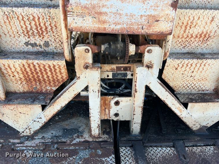 image for item NI9132 1994 Cedarapids CR-461  paver