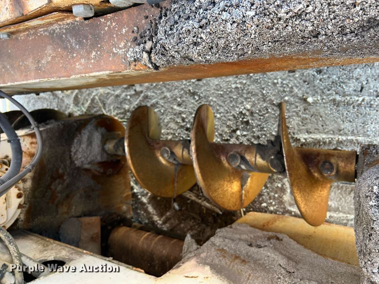 image for item NI9132 1994 Cedarapids CR-461  paver