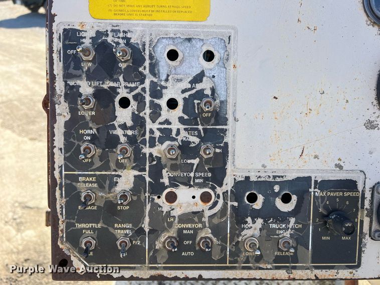 image for item NI9132 1994 Cedarapids CR-461  paver