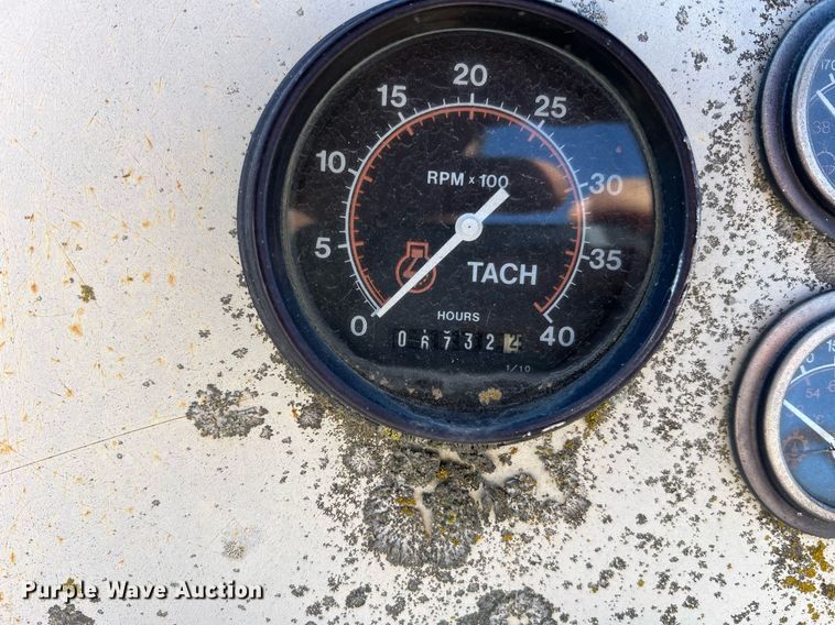 image for item NI9132 1994 Cedarapids CR-461  paver