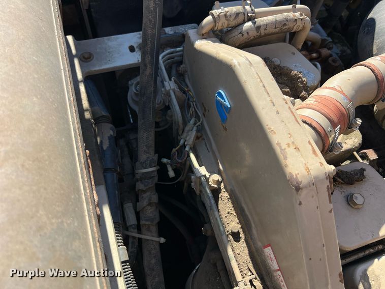 image for item NI9132 1994 Cedarapids CR-461  paver