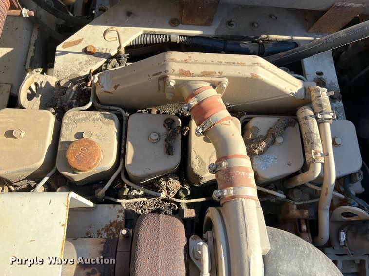 image for item NI9132 1994 Cedarapids CR-461  paver