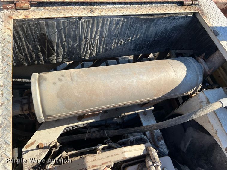 image for item NI9132 1994 Cedarapids CR-461  paver